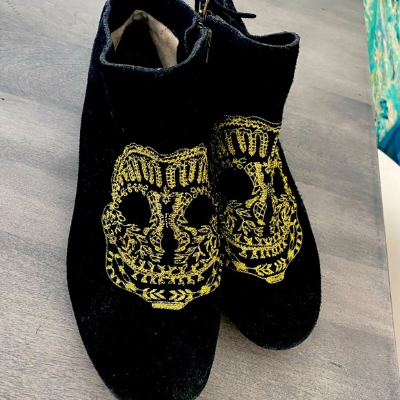 House of Harlow - Picture 1 of 1